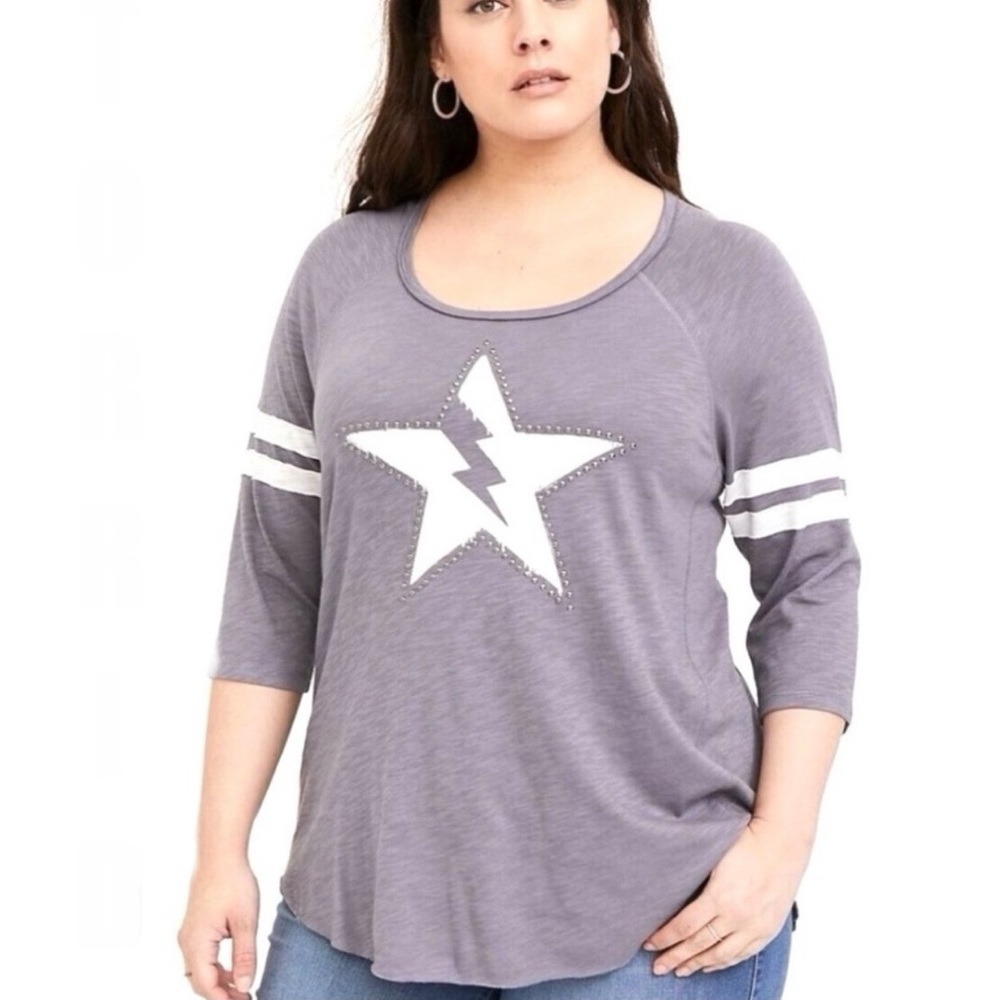 🌺TORRID Embellished Lighting Bolt Star Print Top🌺